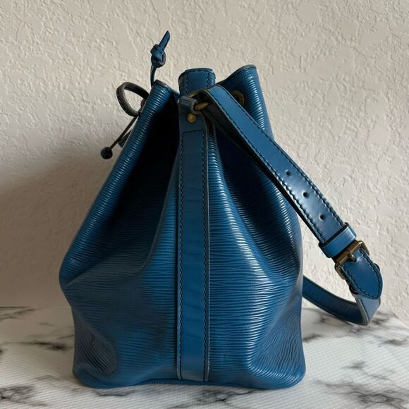 Louis Vuitton Epi Leather Bucket Blue - Picture 15 of 15